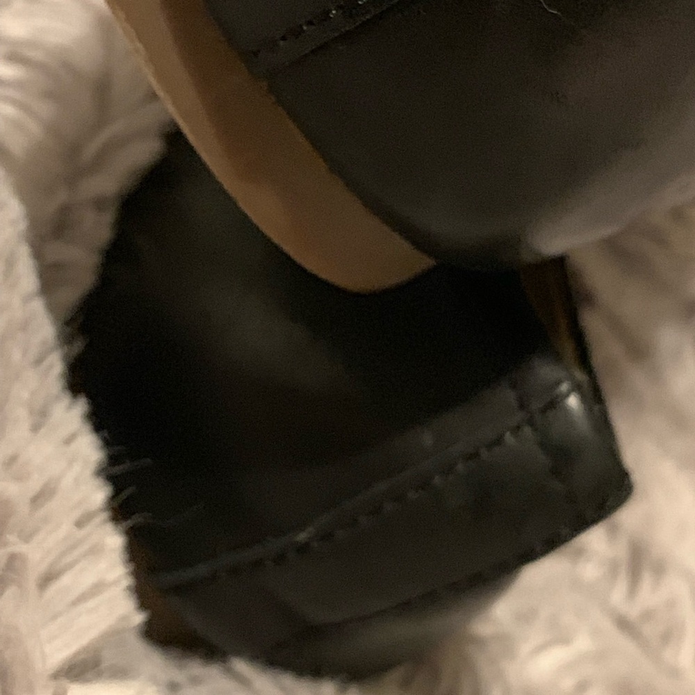 Landsend Leather Flats - image 4